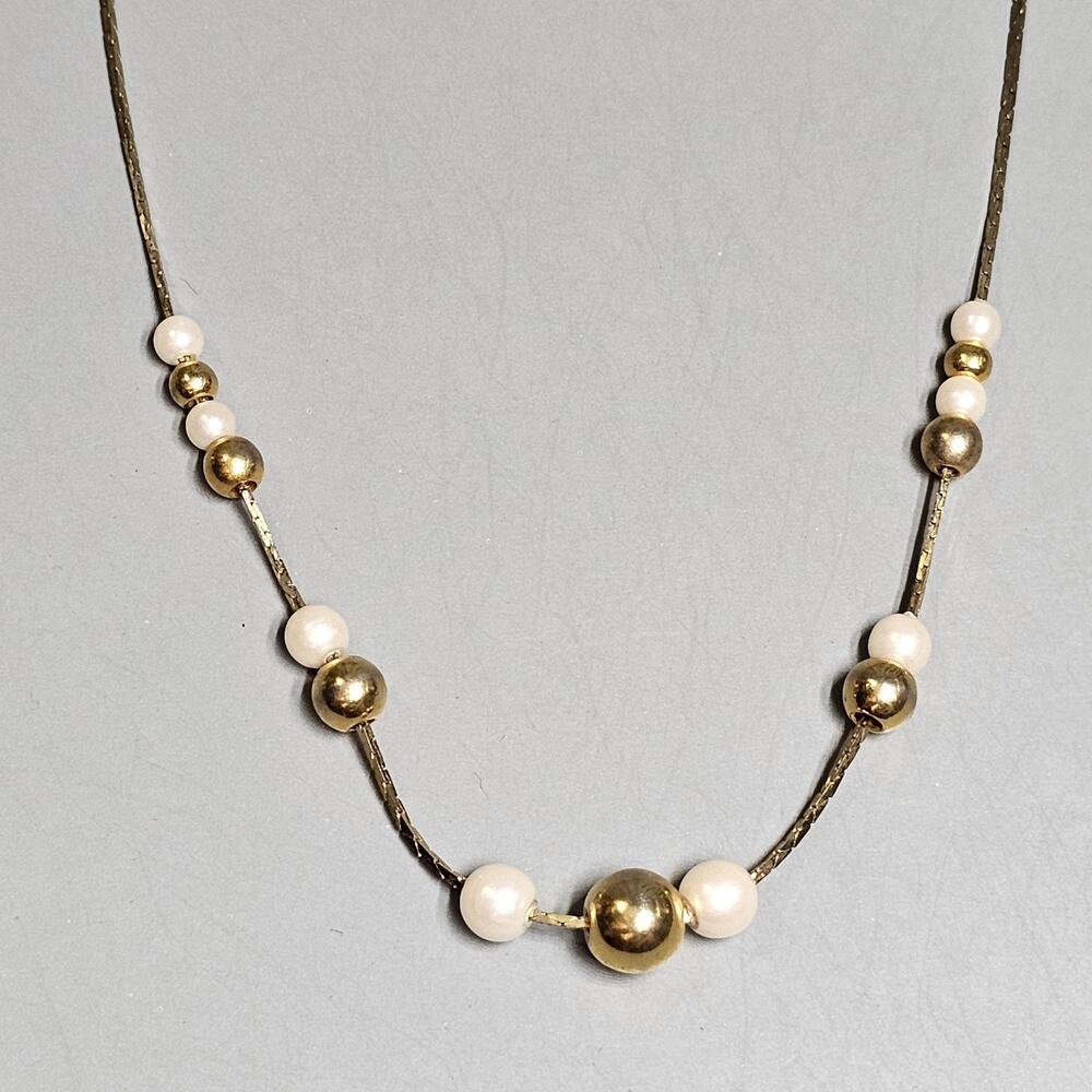 Pearl (Imitation) and Goldtone Beaded Necklace Dainty 17.5"
